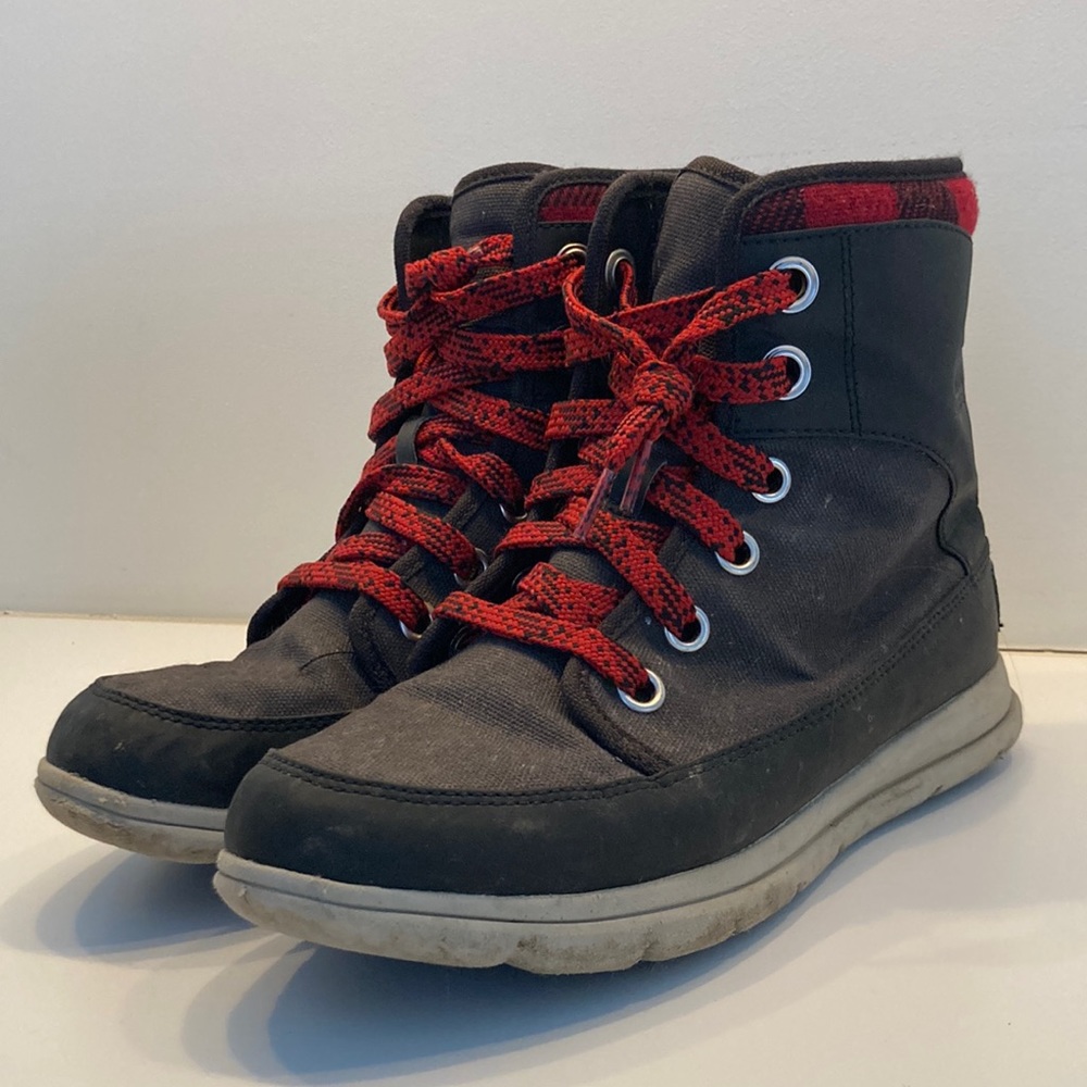 Sorel explorer boot